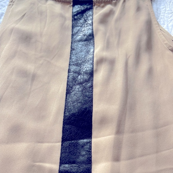 Nice looking Taupe/Tan sleeveless Hi-Low Tunic w/ leather looking & stud detail - Picture 10 of 12